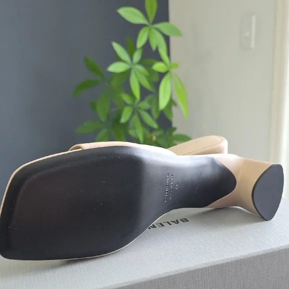 Balenciaga Women's Beige Mules - Picture 10 of 12